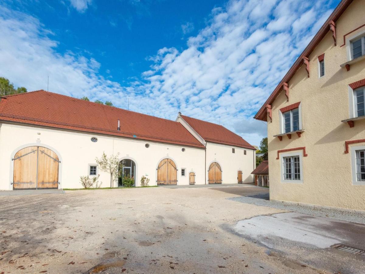 Apartment With Terrace In An Ideal Location Haunsheim 외부 사진